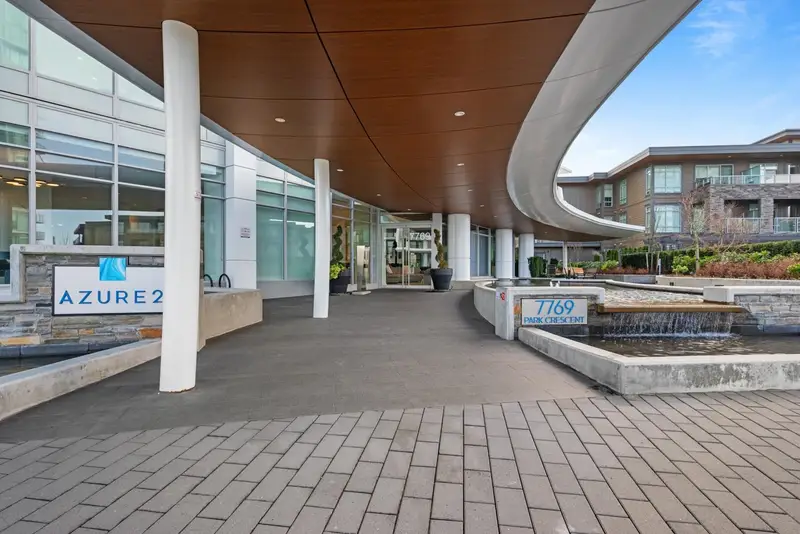 202 7769 PARK CRESCENT - photo 2 of 25