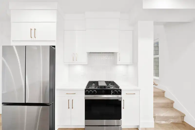 13 12770 105 AVENUE - photo 2 of 21