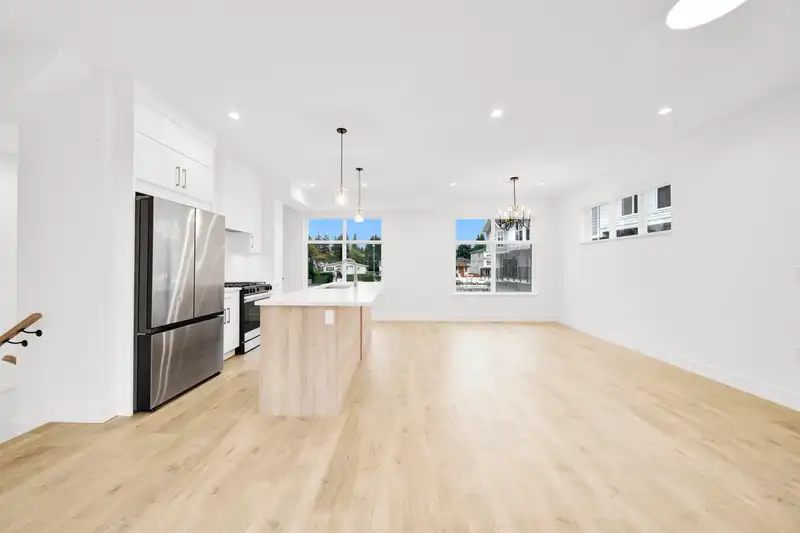 13 12770 105 AVENUE - photo 4 of 21