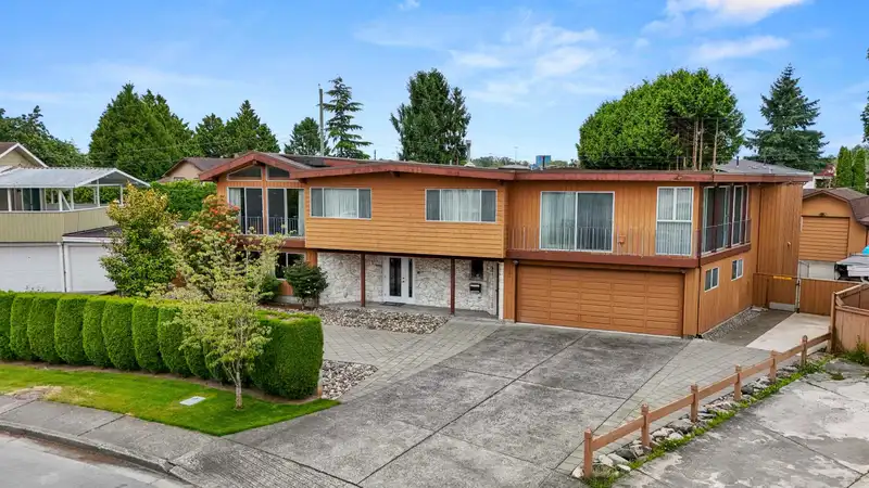 11260 SEACREST ROAD - photo 3 of 40