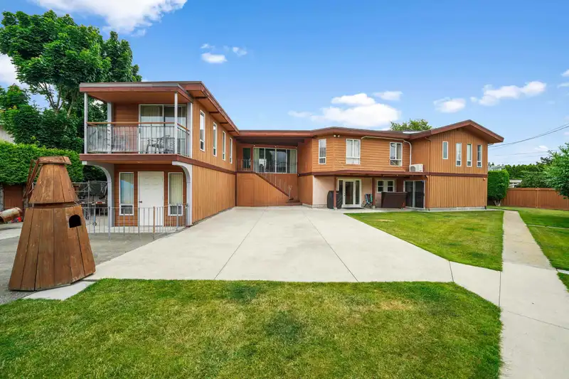 11260 SEACREST ROAD - photo 4 of 40