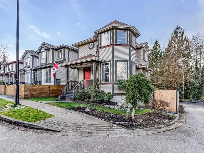 24364 101A AVENUE - photo 3 of 40