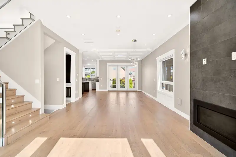 8068 HAIG STREET - photo 4 of 35