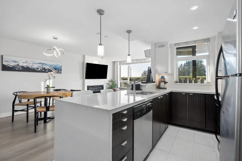 308 160 W 3RD STREET - photo 3 of 23