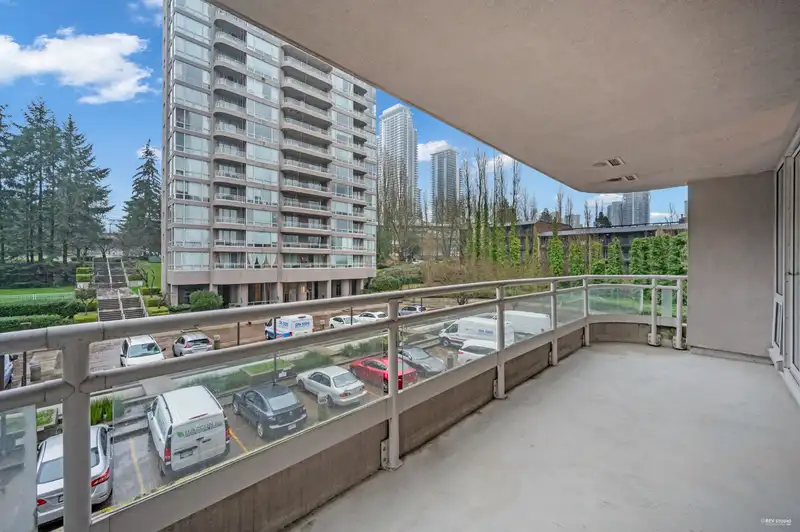 201 9623 MANCHESTER DRIVE - photo 3 of 20