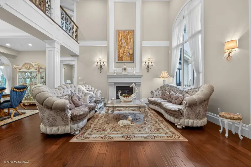 16166 30B AVENUE - photo 4 of 25