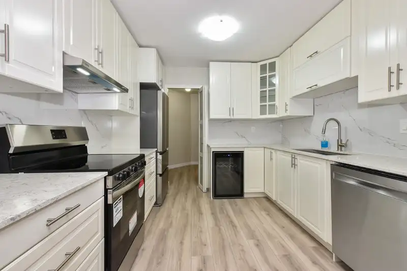 304 32669 GEORGE FERGUSON WAY - photo 1 of 33