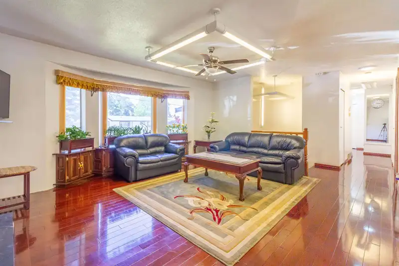14959 90A AVENUE - photo 3 of 35