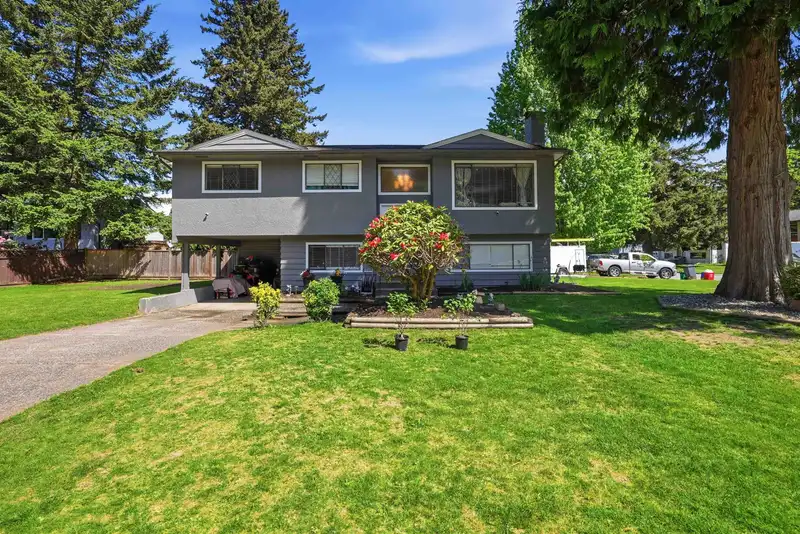 20783 THORNE AVENUE - photo 1 of 36