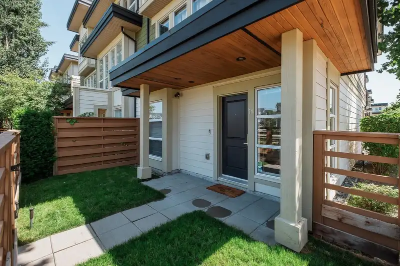 71 19477 72A AVENUE - photo 3 of 27