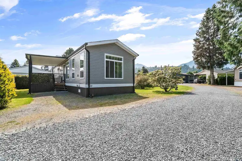 25 6035 VEDDER ROAD - photo 3 of 36