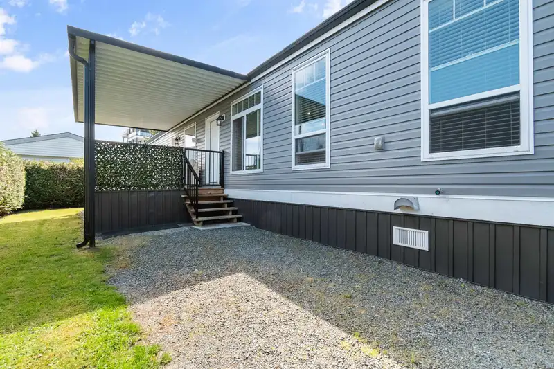25 6035 VEDDER ROAD - photo 4 of 36