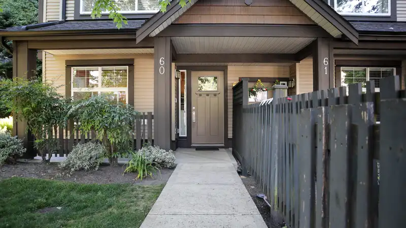 60 6123 138 STREET - photo 1 of 24
