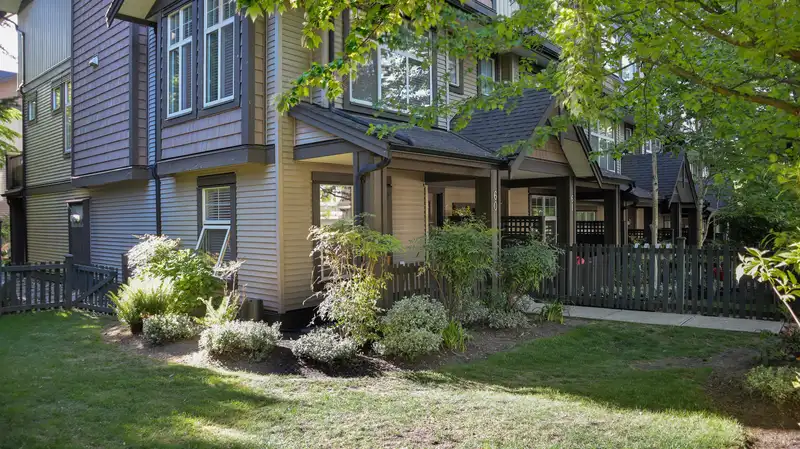 60 6123 138 STREET - photo 2 of 24