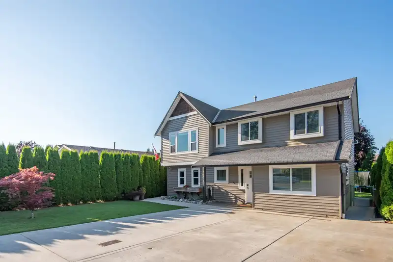 26573 29B AVENUE - photo 2 of 40