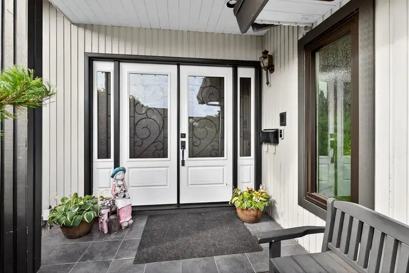 7777 STAMFORD PLACE - photo 4 of 38