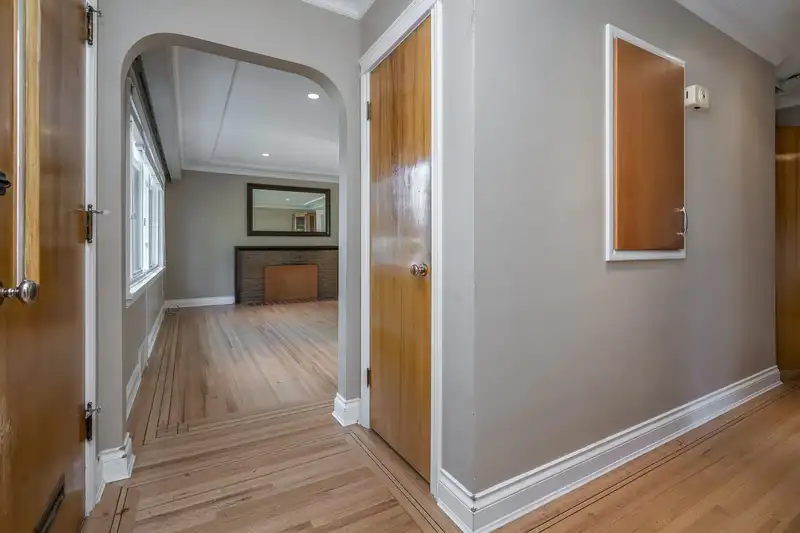8530 KARRMAN AVENUE - photo 2 of 40