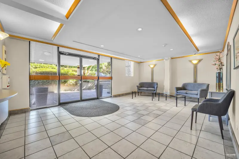 905 555 13TH STREET - photo 4 of 25