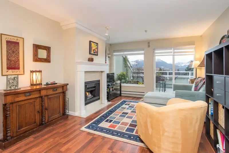 403 315 RENFREW STREET - photo 1 of 22