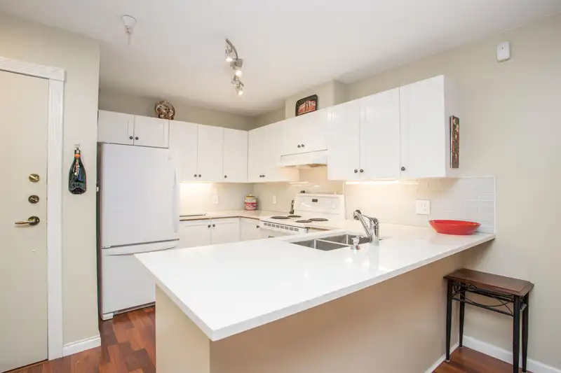 403 315 RENFREW STREET - photo 2 of 22