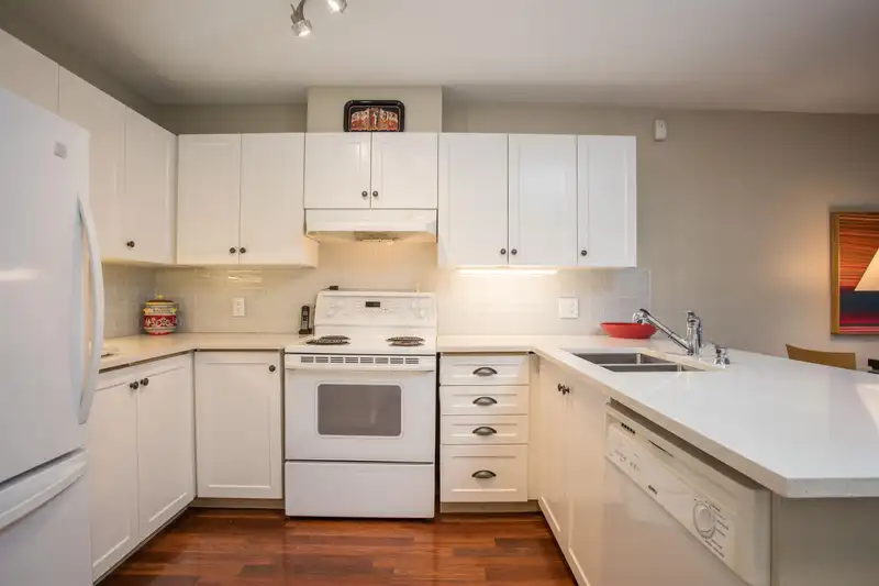 403 315 RENFREW STREET - photo 4 of 22