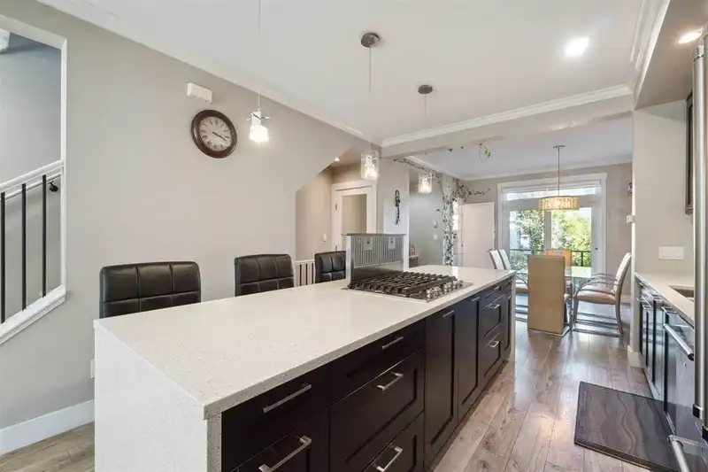 36 16488 64 AVENUE - photo 4 of 37