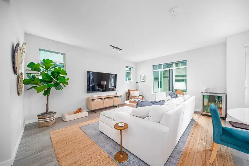 122 1350 MITCHELL STREET - photo 3 of 22