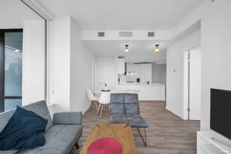 502 6699 DUNBLANE AVENUE - photo 2 of 34