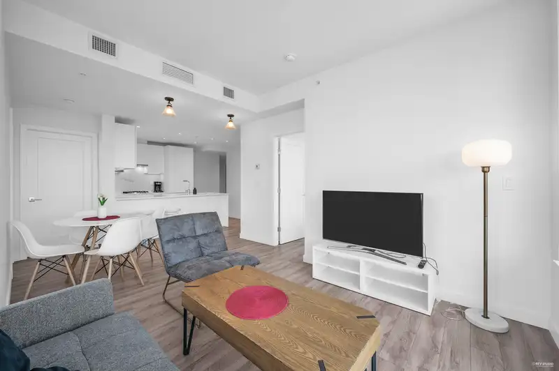 502 6699 DUNBLANE AVENUE - photo 3 of 34