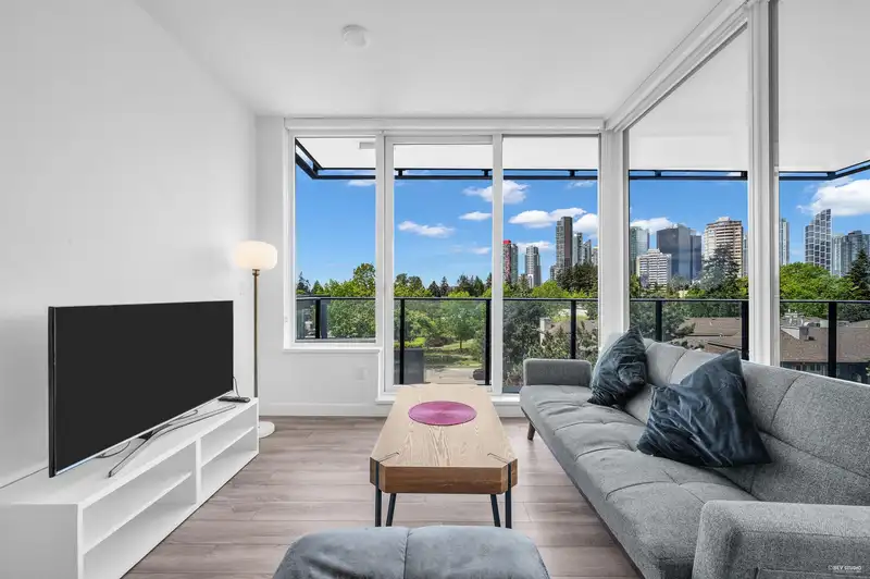 502 6699 DUNBLANE AVENUE - photo 4 of 34