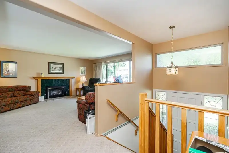 13852 MALABAR AVENUE - photo 3 of 32