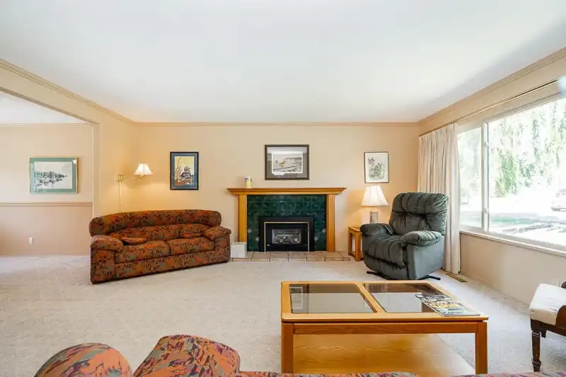 13852 MALABAR AVENUE - photo 4 of 32