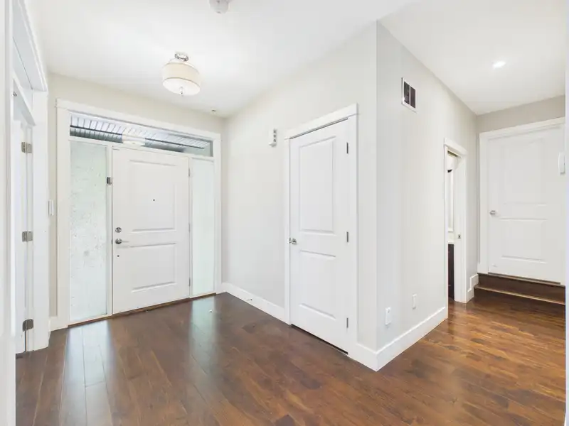 638 AUSTIN AVENUE - photo 3 of 40
