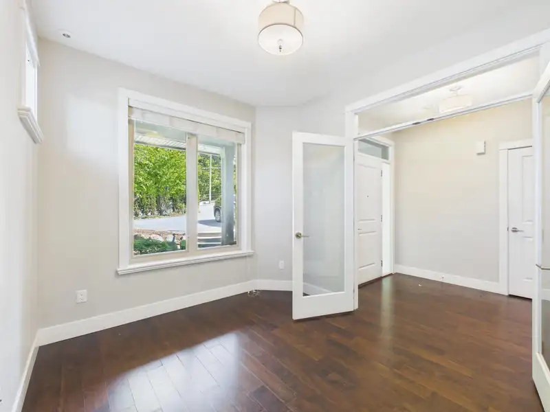 638 AUSTIN AVENUE - photo 4 of 40