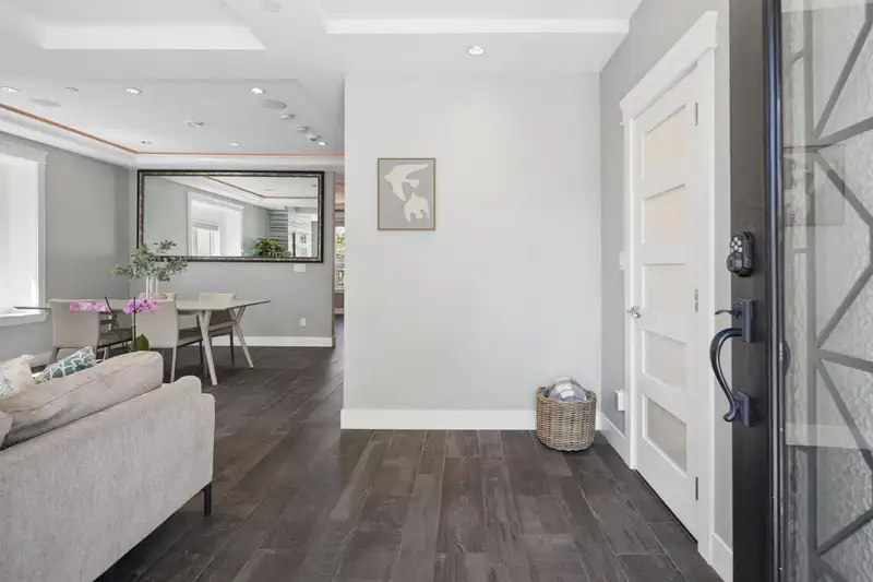 3233 GRANT STREET - photo 3 of 36