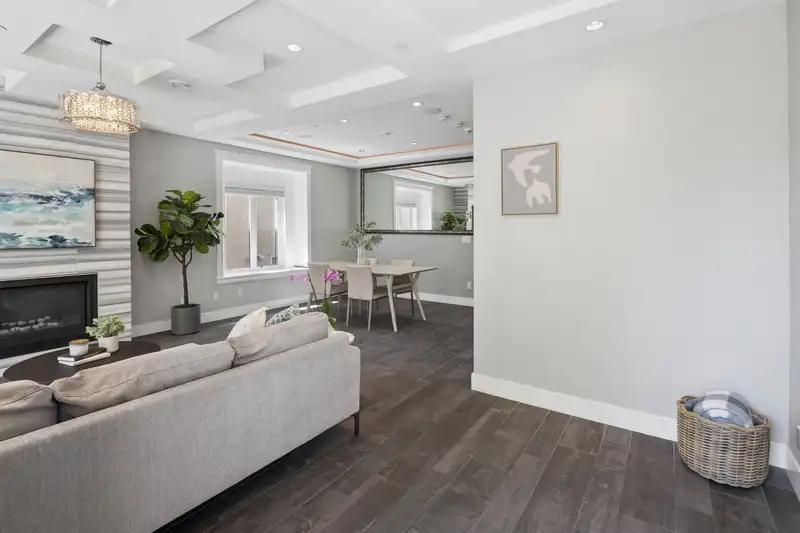 3233 GRANT STREET - photo 4 of 36