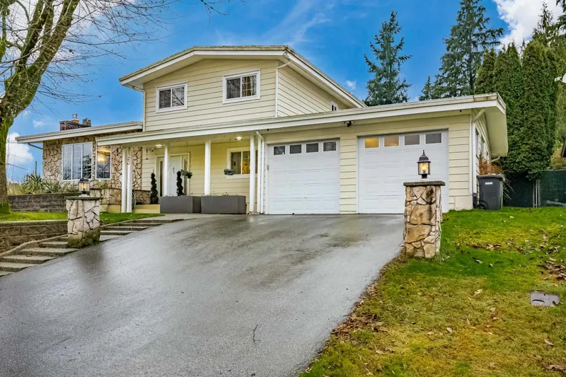 2523 SUNNYSIDE CRESCENT - photo 3 of 25