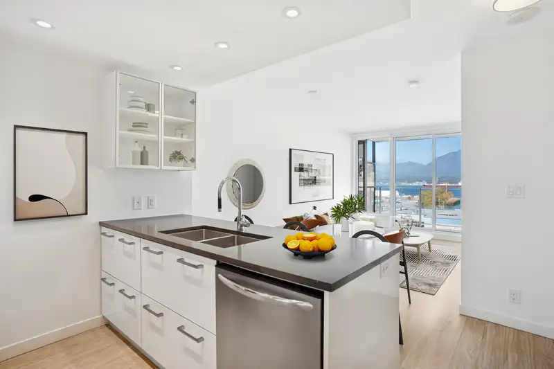 653 955 E HASTINGS STREET - photo 1 of 15