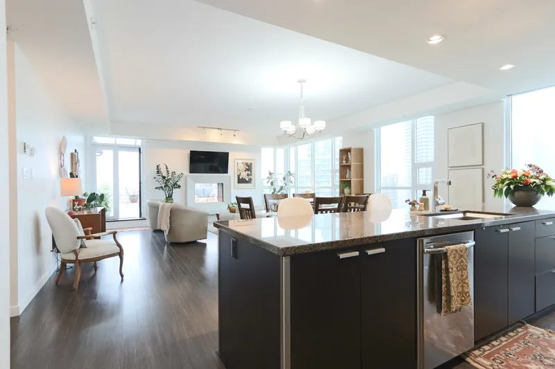 2202 2200 DOUGLAS ROAD - photo 4 of 25