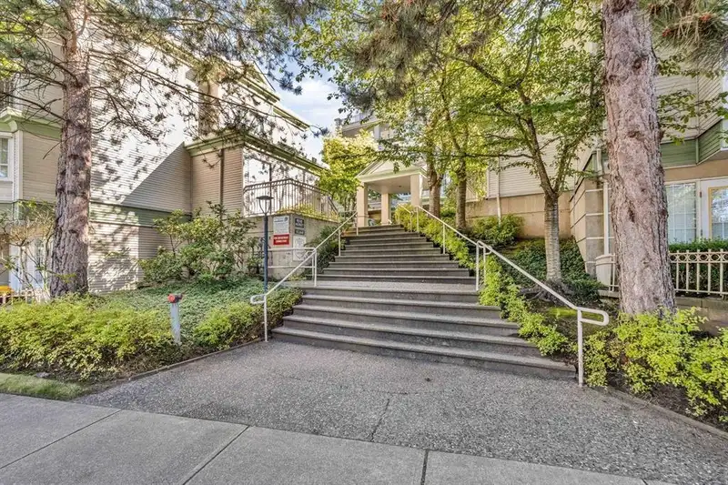 125 15268 105 AVENUE - photo 3 of 30