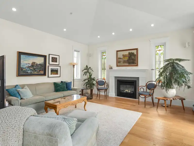 2304 W 6TH AVENUE - photo 4 of 40