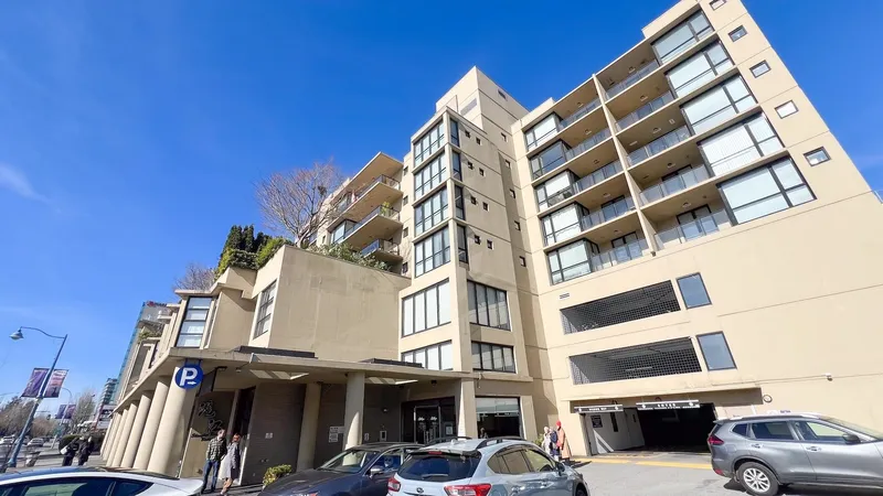 816 7831 WESTMINSTER HIGHWAY - photo 1 of 20