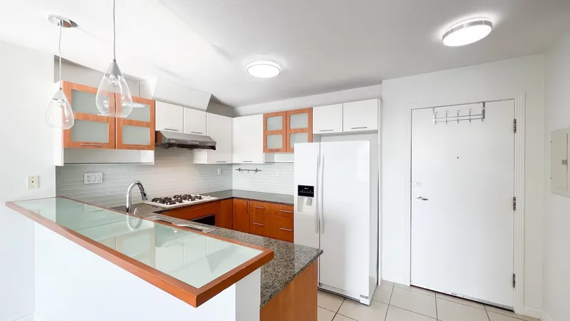 816 7831 WESTMINSTER HIGHWAY - photo 2 of 20