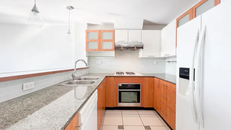 816 7831 WESTMINSTER HIGHWAY - photo 4 of 20