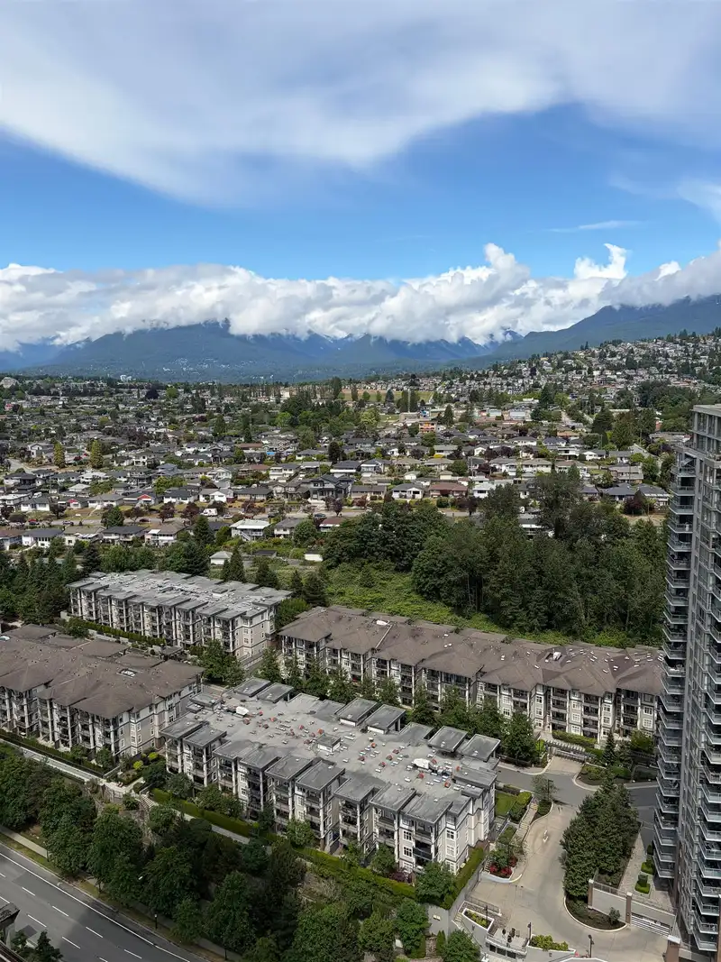 3004 4890 LOUGHEED HIGHWAY - photo 2 of 8