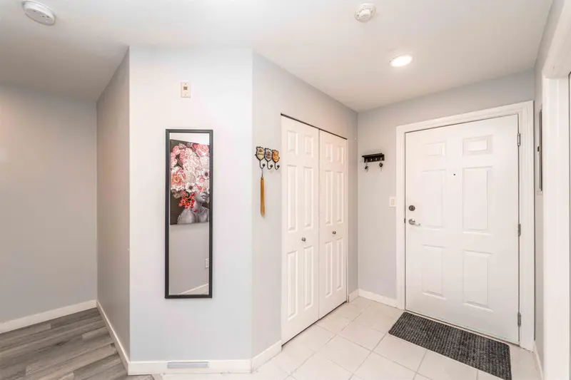 102 33675 MARSHALL ROAD - photo 4 of 25