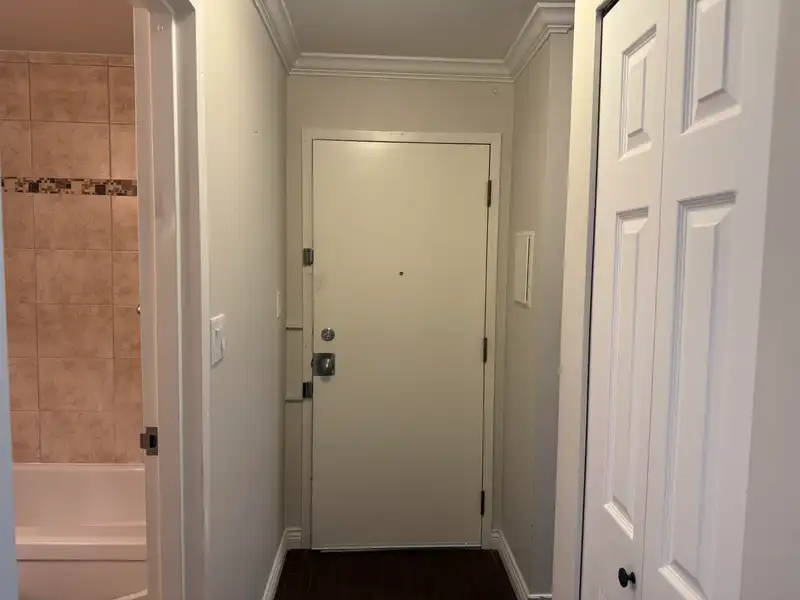 321 1850 E SOUTHMERE CRESCENT - photo 4 of 36