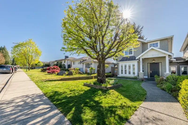 6671 EMPRESS AVENUE - photo 2 of 35