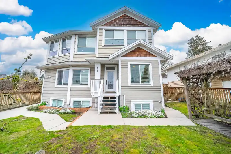2123 SEVENTH AVENUE - photo 1 of 36