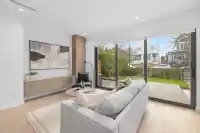 1 435 E 37TH AVENUE - thumbnail 3